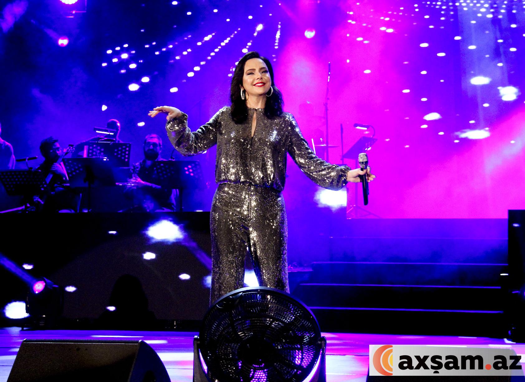 Ebrunun Bakı konsertində yerlər    boş qaldı (FOTO)